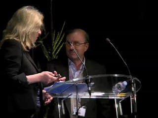 Peut-on faire la différence entre une uropathie obstructive et un reflux en anténatal ? Quand doit-on suspecter une VUP en anténatal ?